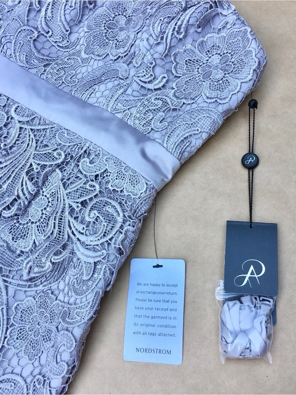 Adrianna Papell โ Guipure Lace Strapless Cocktail Dress in Silver Grey Size 4 - Picture 5 of 13
